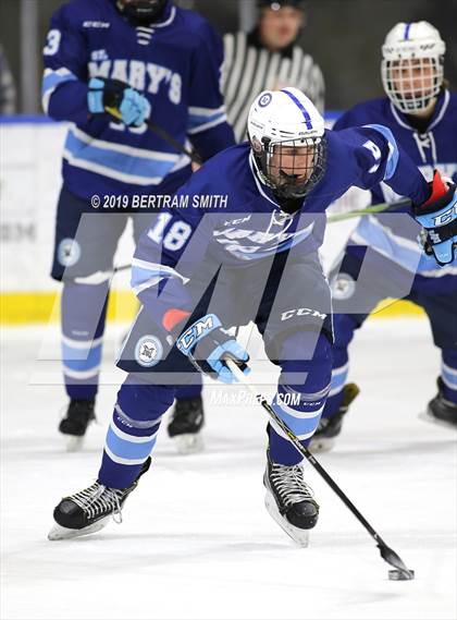 Thumbnail 2 in St. Mary's vs Canisius photogallery.