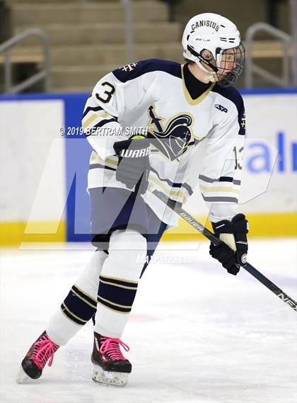 Thumbnail 2 in St. Mary's vs Canisius photogallery.