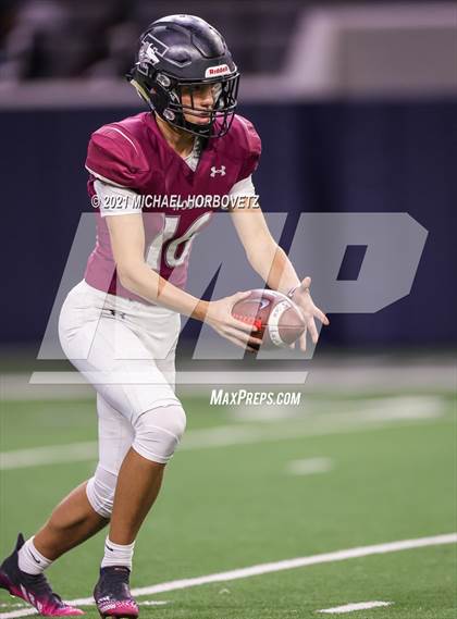 Thumbnail 2 in Lovejoy vs. Mansfield Timberview (UIL 5A Region Semifinals) photogallery.