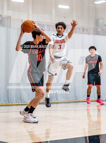 Thumbnail 3 in FR: Katella @ Segerstrom photogallery.