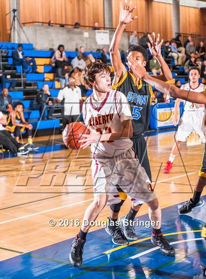 Thumbnail 2 in Liberty vs. Grant photogallery.