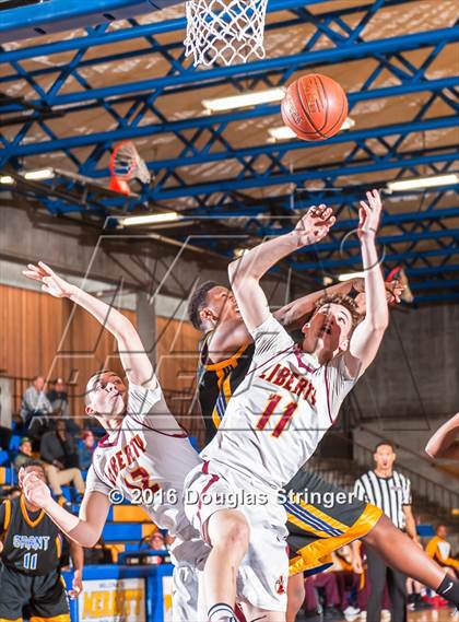 Thumbnail 2 in Liberty vs. Grant photogallery.