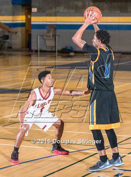 Thumbnail 2 in Liberty vs. Grant photogallery.