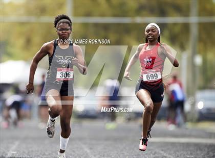 Thumbnail 1 in Lewis James Invitational (100 Meter Final) photogallery.