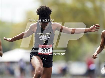 Thumbnail 1 in Lewis James Invitational (100 Meter Final) photogallery.