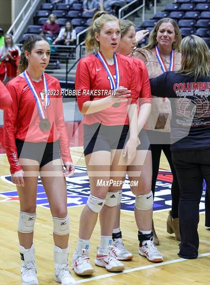 Thumbnail 3 in Columbus vs. Gunter (UIL 3A Volleyball Semifinal Medal Ceremony) photogallery.