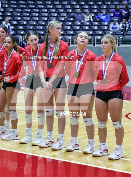 Thumbnail 3 in Columbus vs. Gunter (UIL 3A Volleyball Semifinal Medal Ceremony) photogallery.