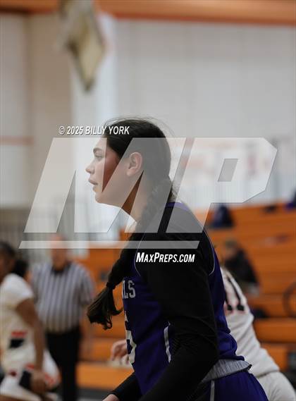 Thumbnail 1 in Grand Saline vs Yantis photogallery.