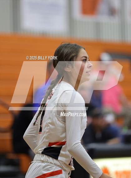 Thumbnail 2 in Grand Saline vs Yantis photogallery.