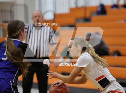 Thumbnail 1 in Grand Saline vs Yantis photogallery.