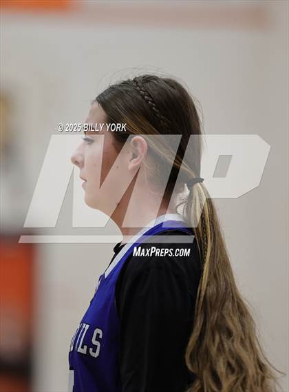 Thumbnail 3 in Grand Saline vs Yantis photogallery.