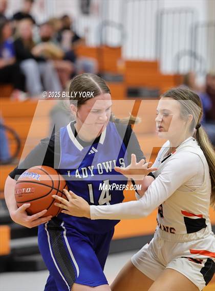 Thumbnail 2 in Grand Saline vs Yantis photogallery.