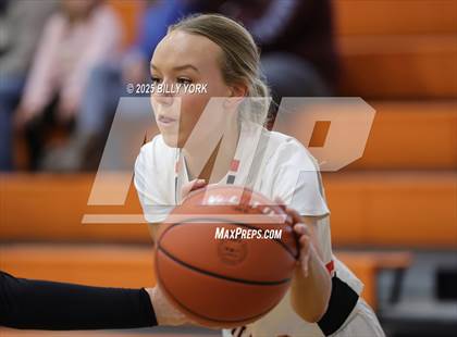 Thumbnail 3 in Grand Saline vs Yantis photogallery.
