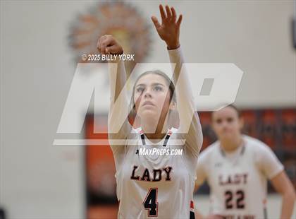 Thumbnail 1 in Grand Saline vs Yantis photogallery.