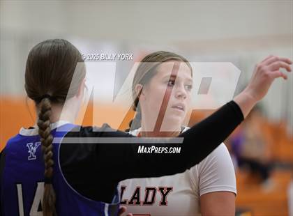 Thumbnail 2 in Grand Saline vs Yantis photogallery.
