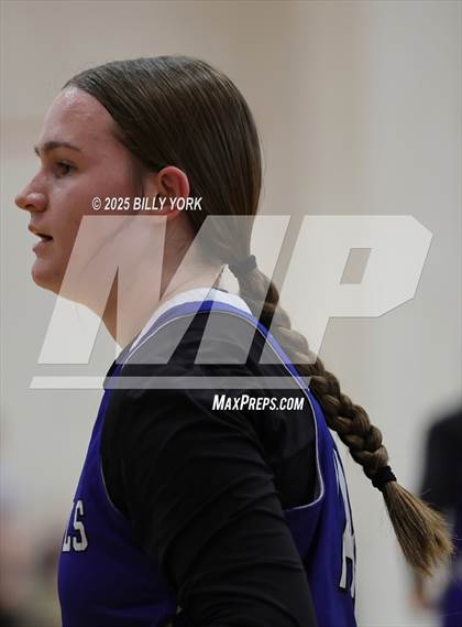 Thumbnail 2 in Grand Saline vs Yantis photogallery.