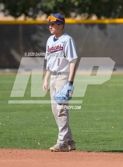 Thumbnail 1 in Warren vs. Poston Butte (Pinon/Huffman Memorial Invitational) photogallery.