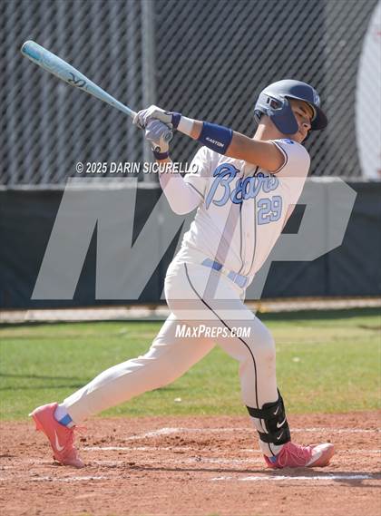 Thumbnail 3 in Warren vs. Poston Butte (Pinon/Huffman Memorial Invitational) photogallery.