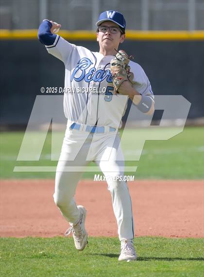 Thumbnail 1 in Warren vs. Poston Butte (Pinon/Huffman Memorial Invitational) photogallery.