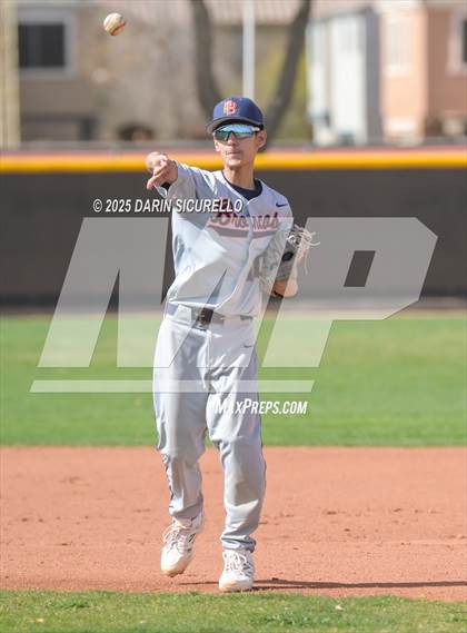 Thumbnail 1 in Warren vs. Poston Butte (Pinon/Huffman Memorial Invitational) photogallery.