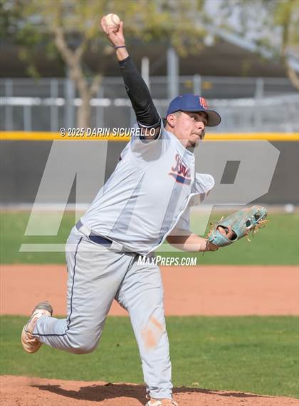 Thumbnail 2 in Warren vs. Poston Butte (Pinon/Huffman Memorial Invitational) photogallery.