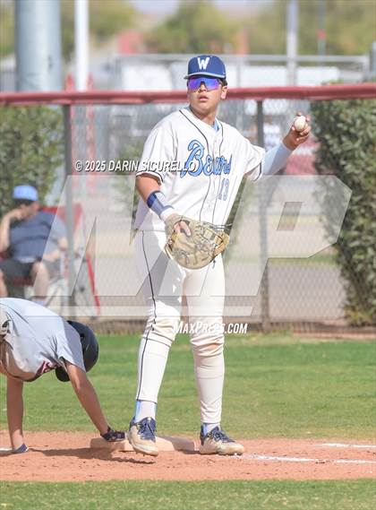 Thumbnail 3 in Warren vs. Poston Butte (Pinon/Huffman Memorial Invitational) photogallery.