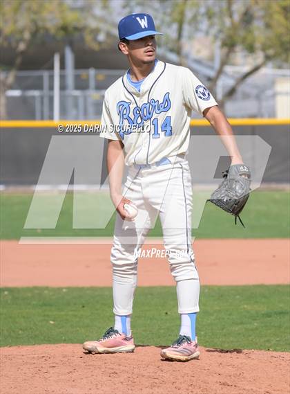 Thumbnail 3 in Warren vs. Poston Butte (Pinon/Huffman Memorial Invitational) photogallery.
