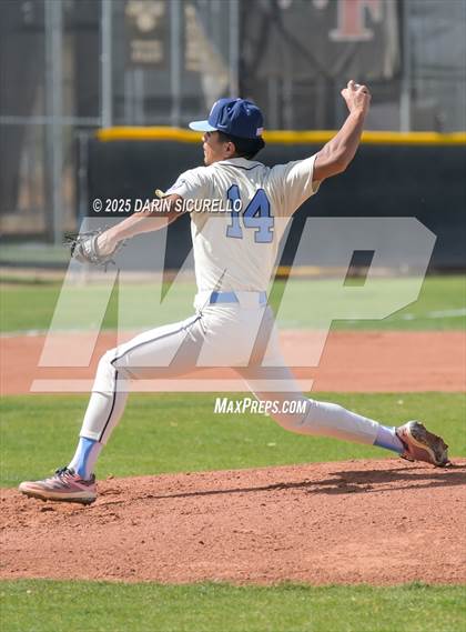 Thumbnail 3 in Warren vs. Poston Butte (Pinon/Huffman Memorial Invitational) photogallery.