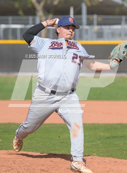 Thumbnail 1 in Warren vs. Poston Butte (Pinon/Huffman Memorial Invitational) photogallery.