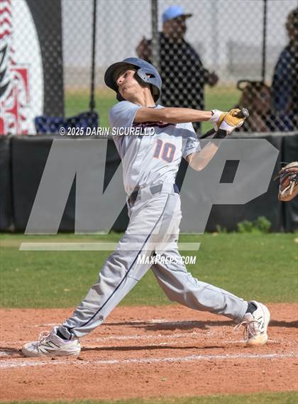 Thumbnail 3 in Warren vs. Poston Butte (Pinon/Huffman Memorial Invitational) photogallery.