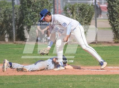 Thumbnail 3 in Warren vs. Poston Butte (Pinon/Huffman Memorial Invitational) photogallery.