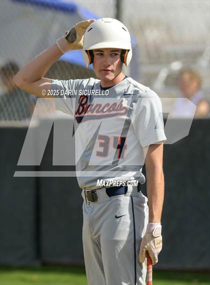 Thumbnail 1 in Warren vs. Poston Butte (Pinon/Huffman Memorial Invitational) photogallery.