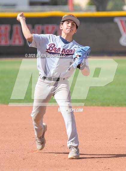 Thumbnail 2 in Warren vs. Poston Butte (Pinon/Huffman Memorial Invitational) photogallery.