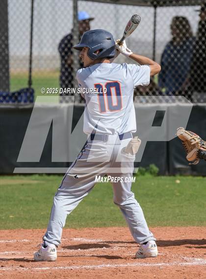 Thumbnail 2 in Warren vs. Poston Butte (Pinon/Huffman Memorial Invitational) photogallery.