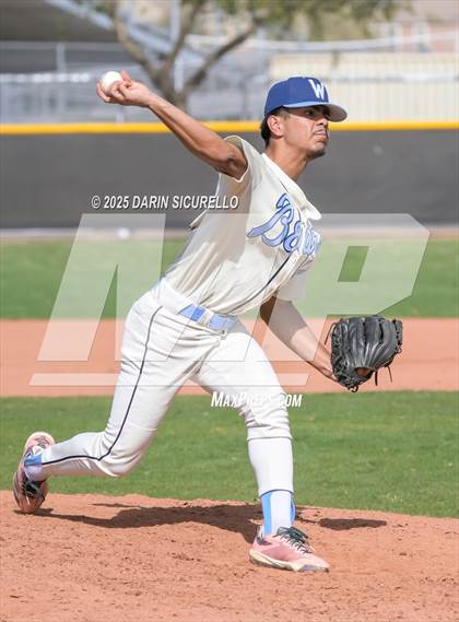 Thumbnail 2 in Warren vs. Poston Butte (Pinon/Huffman Memorial Invitational) photogallery.
