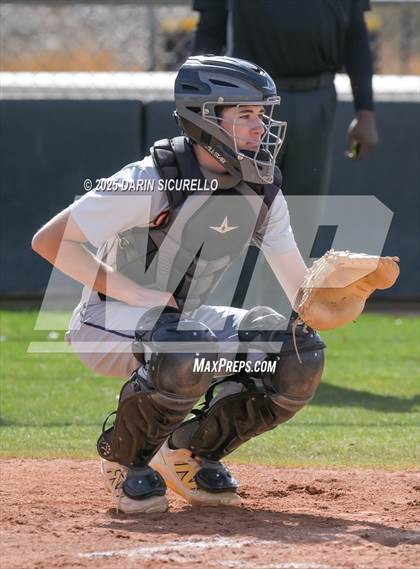 Thumbnail 3 in Warren vs. Poston Butte (Pinon/Huffman Memorial Invitational) photogallery.