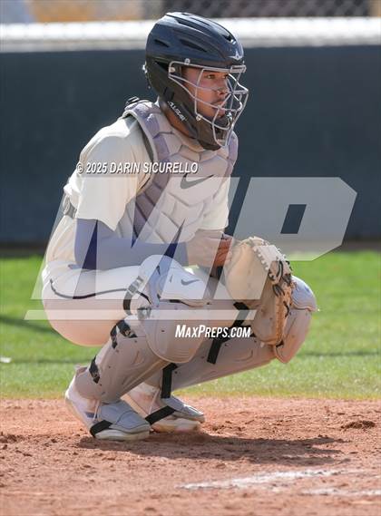 Thumbnail 2 in Warren vs. Poston Butte (Pinon/Huffman Memorial Invitational) photogallery.