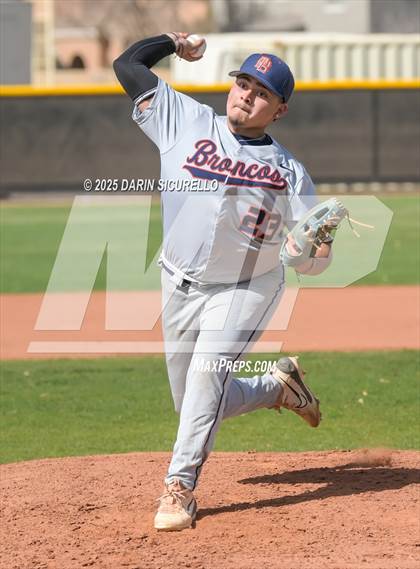 Thumbnail 3 in Warren vs. Poston Butte (Pinon/Huffman Memorial Invitational) photogallery.