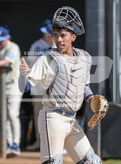 Thumbnail 2 in Warren vs. Poston Butte (Pinon/Huffman Memorial Invitational) photogallery.