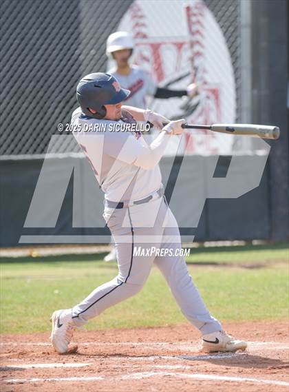 Thumbnail 3 in Warren vs. Poston Butte (Pinon/Huffman Memorial Invitational) photogallery.