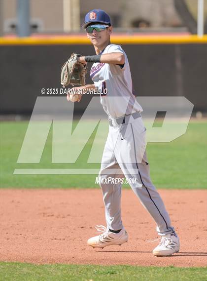 Thumbnail 3 in Warren vs. Poston Butte (Pinon/Huffman Memorial Invitational) photogallery.