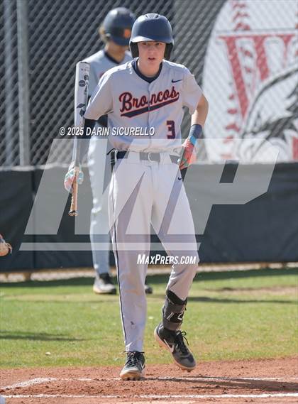 Thumbnail 2 in Warren vs. Poston Butte (Pinon/Huffman Memorial Invitational) photogallery.