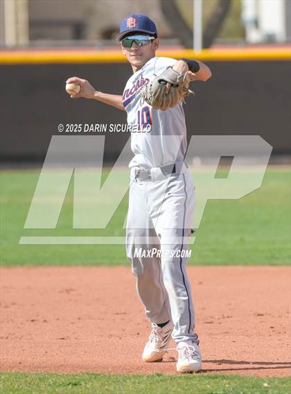 Thumbnail 2 in Warren vs. Poston Butte (Pinon/Huffman Memorial Invitational) photogallery.