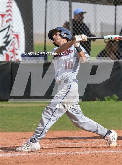 Thumbnail 1 in Warren vs. Poston Butte (Pinon/Huffman Memorial Invitational) photogallery.