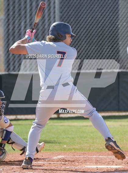 Thumbnail 3 in Warren vs. Poston Butte (Pinon/Huffman Memorial Invitational) photogallery.