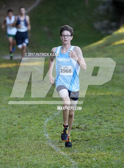 Thumbnail 3 in Fr: Monroe Parker Invitational photogallery.