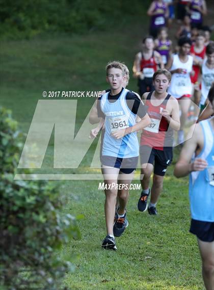 Thumbnail 3 in Fr: Monroe Parker Invitational photogallery.