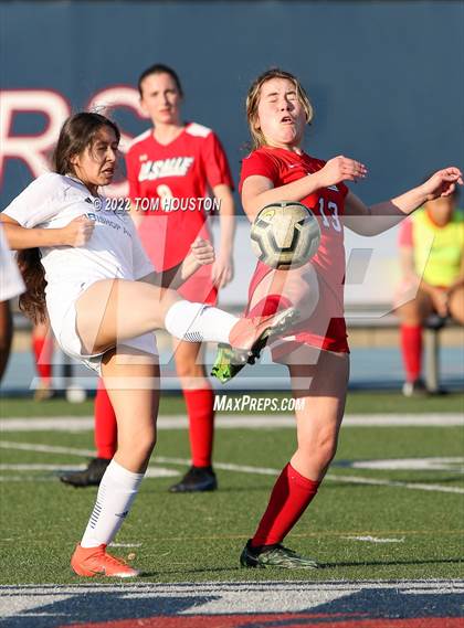 Thumbnail 2 in Bishop Amat @ La Salle photogallery.