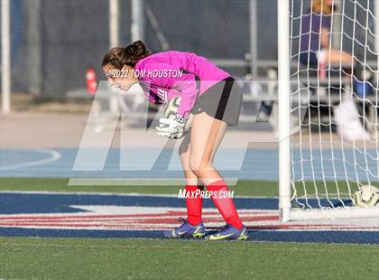 Thumbnail 2 in Bishop Amat @ La Salle photogallery.