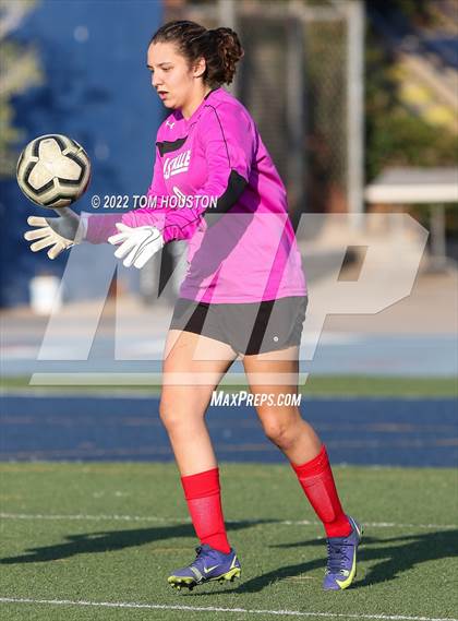Thumbnail 3 in Bishop Amat @ La Salle photogallery.